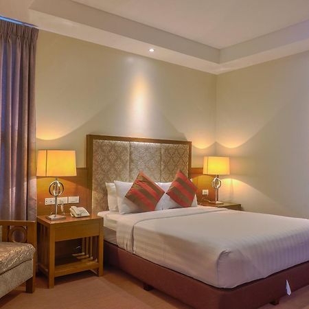 Mansion Garden Hotel Olongapo Exterior photo