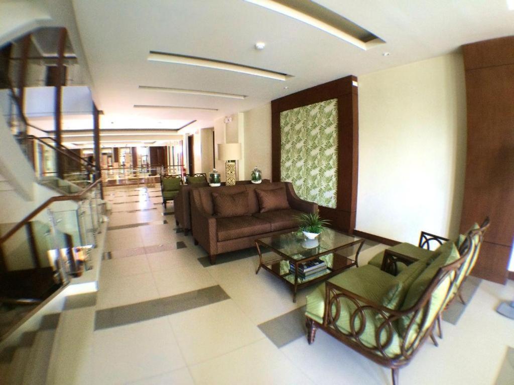 Mansion Garden Hotel Olongapo Exterior photo