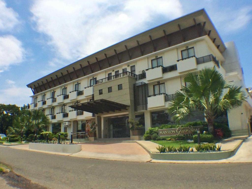 Mansion Garden Hotel Olongapo Exterior photo