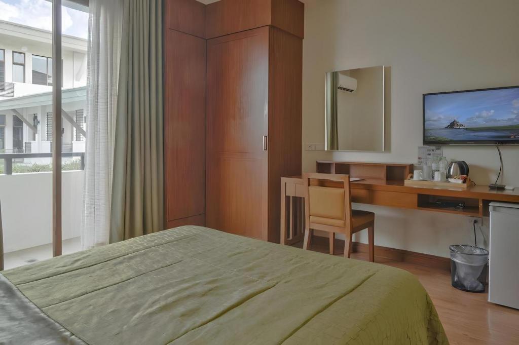 Mansion Garden Hotel Olongapo Exterior photo