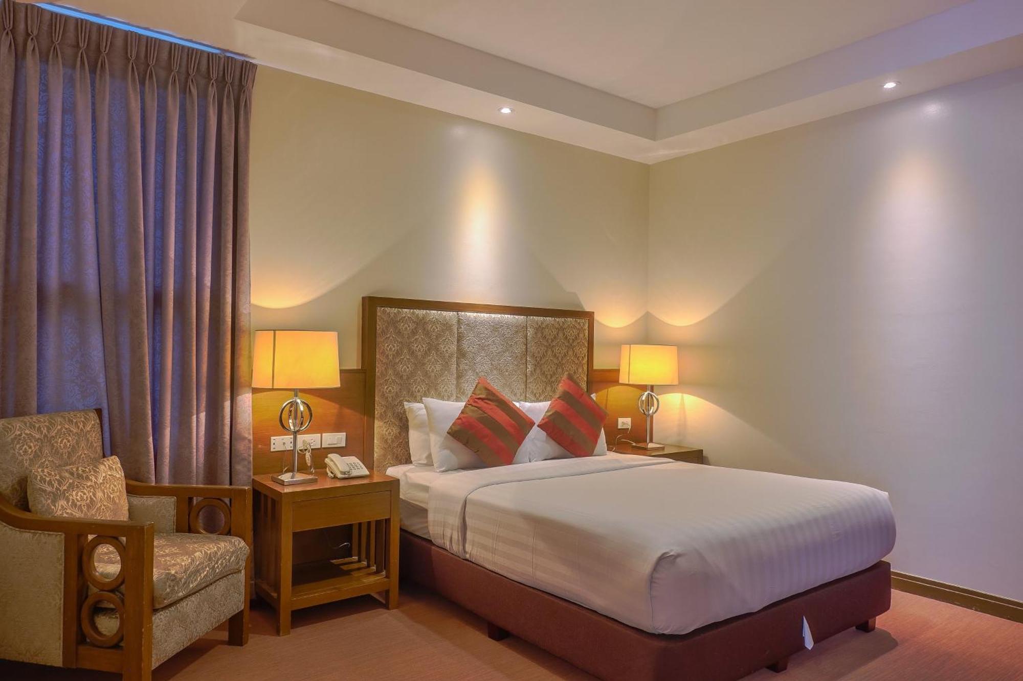 Mansion Garden Hotel Olongapo Exterior photo